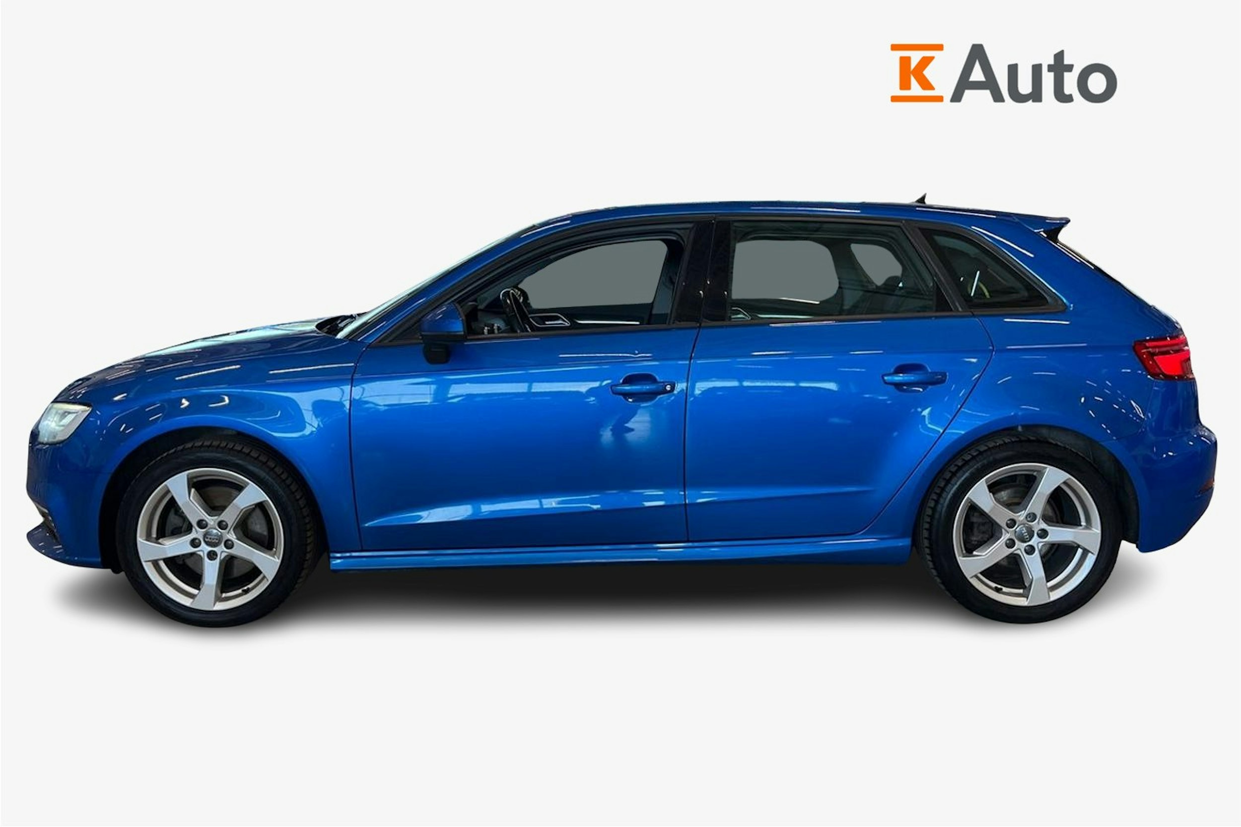 sininen Audi A3 2020 kuva 6.