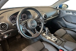 sininen Audi A3 2020 kuva 7.