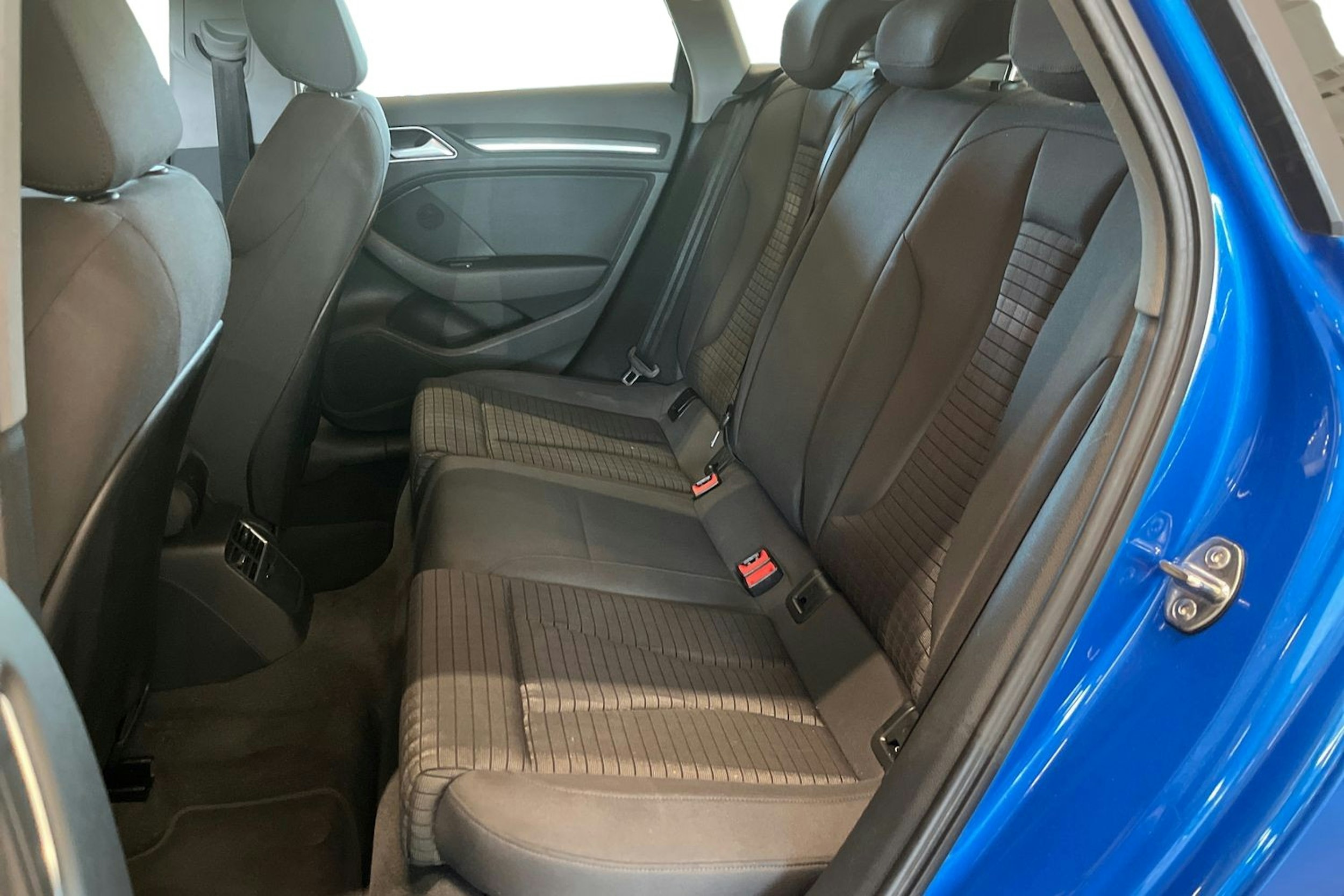sininen Audi A3 2020 kuva 10.