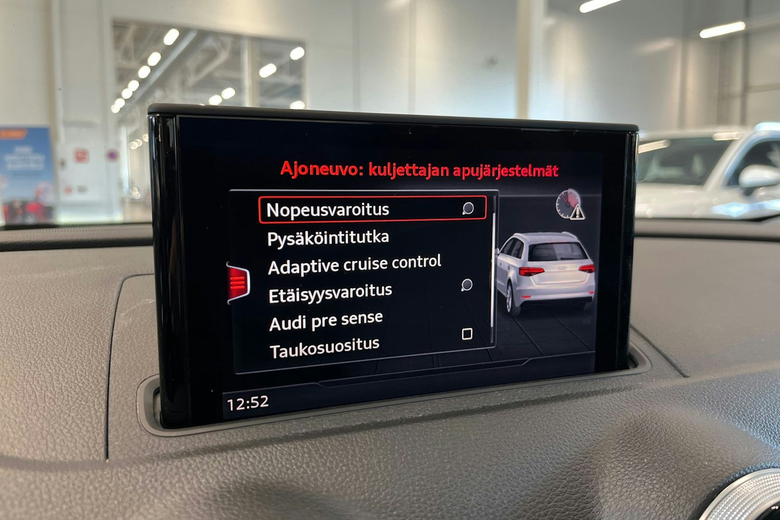 sininen Audi A3 2020 kuva 24.