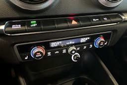 sininen Audi A3 2020 kuva 29.