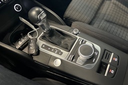 sininen Audi A3 2020 kuva 30.