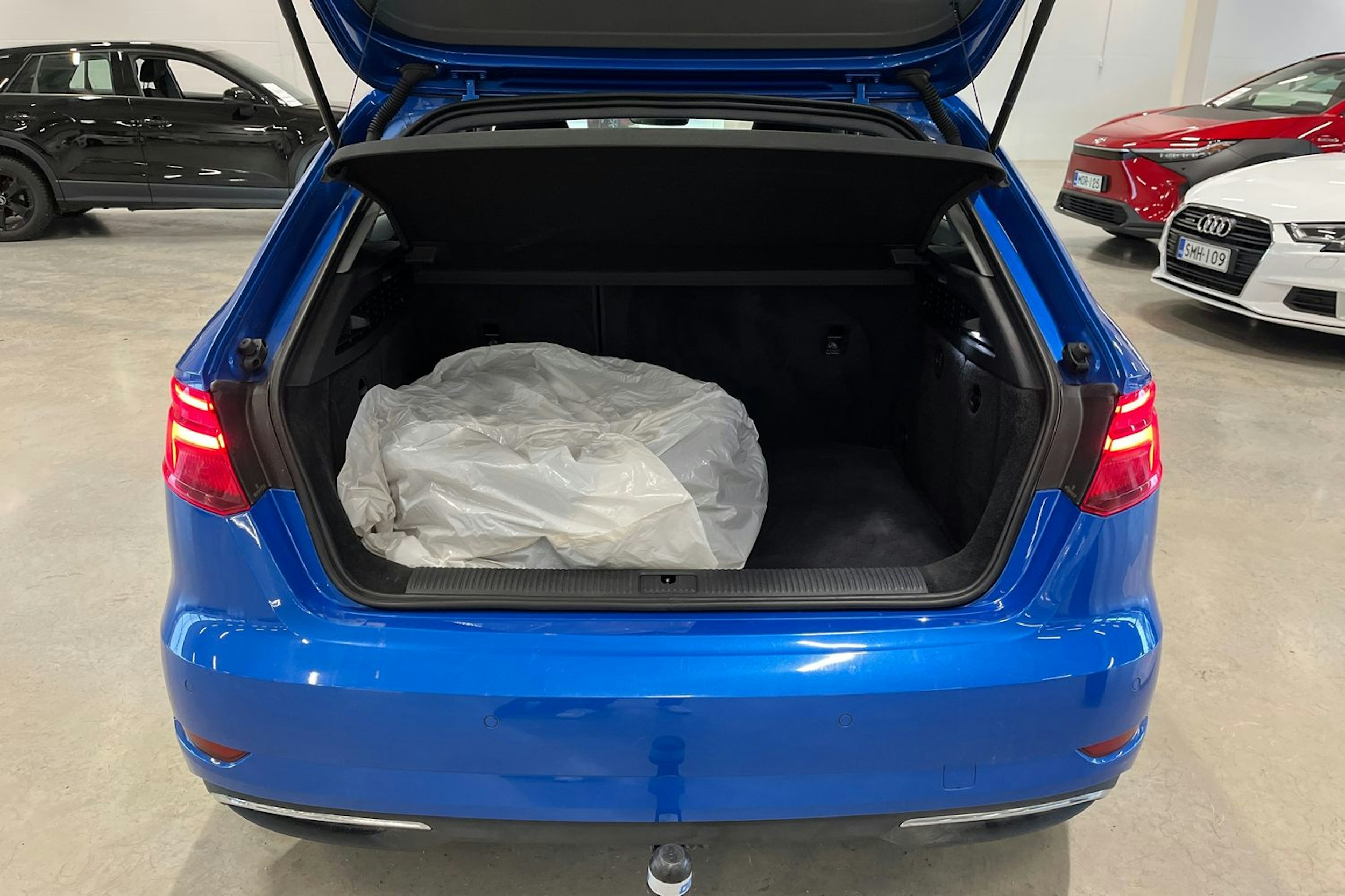 sininen Audi A3 2020 kuva 37.