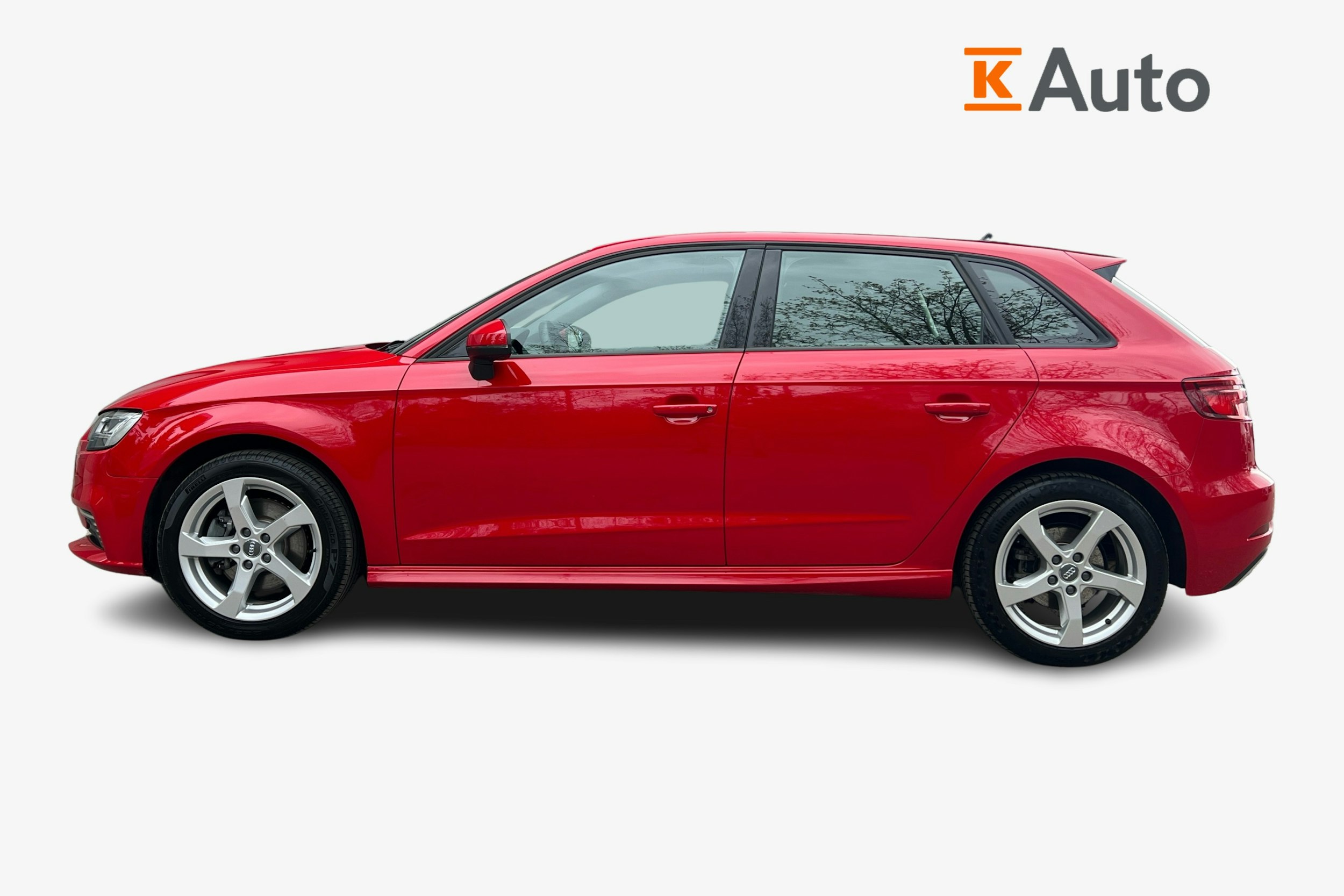 punainen Audi A3 2020 kuva 5.