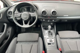 punainen Audi A3 2020 kuva 7.