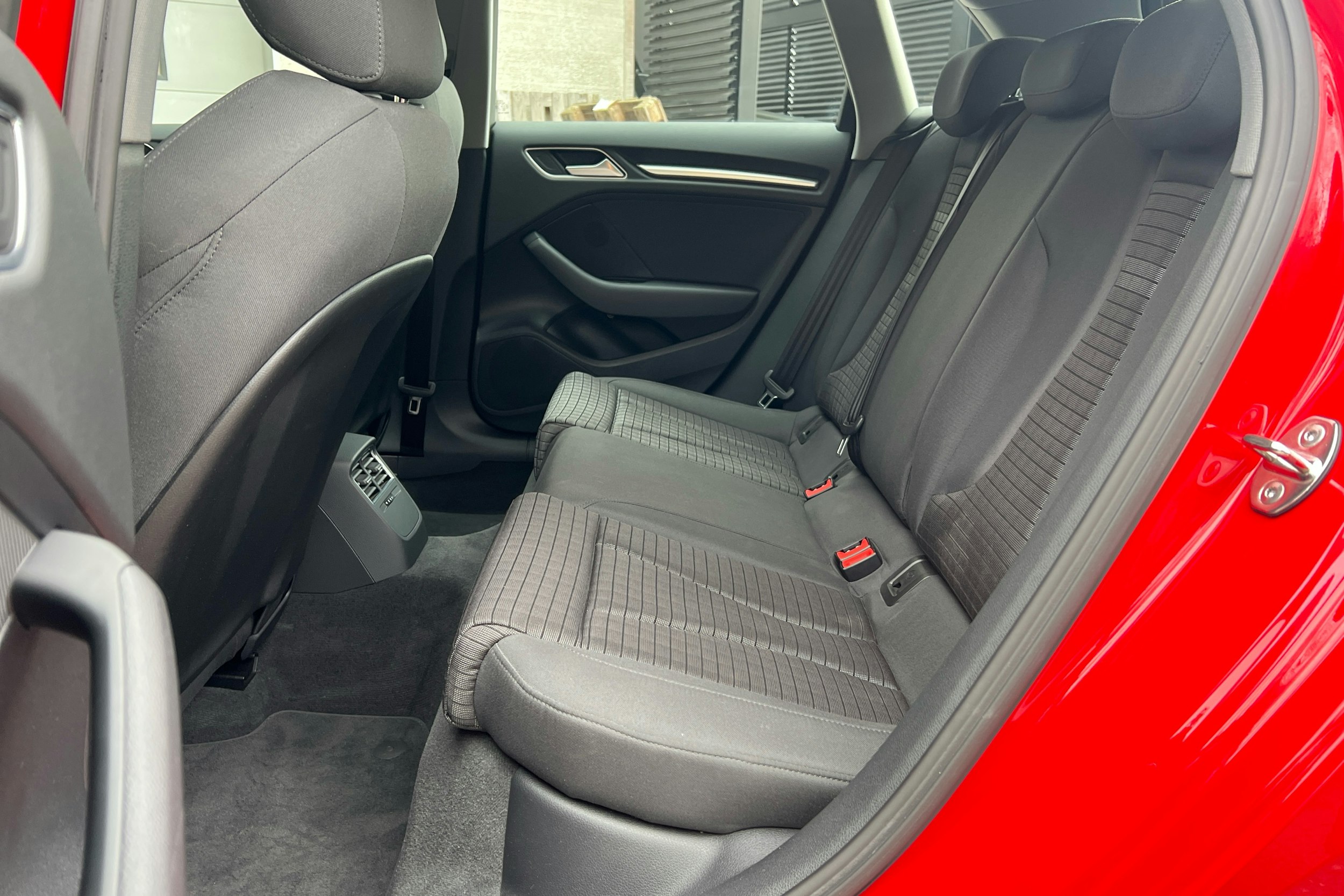 punainen Audi A3 2020 kuva 8.