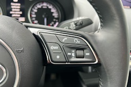 punainen Audi A3 2020 kuva 13.
