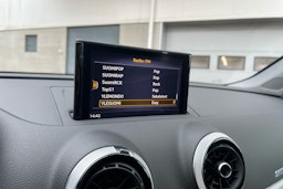 punainen Audi A3 2020 kuva 16.