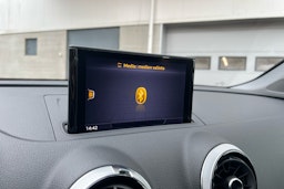 punainen Audi A3 2020 kuva 17.