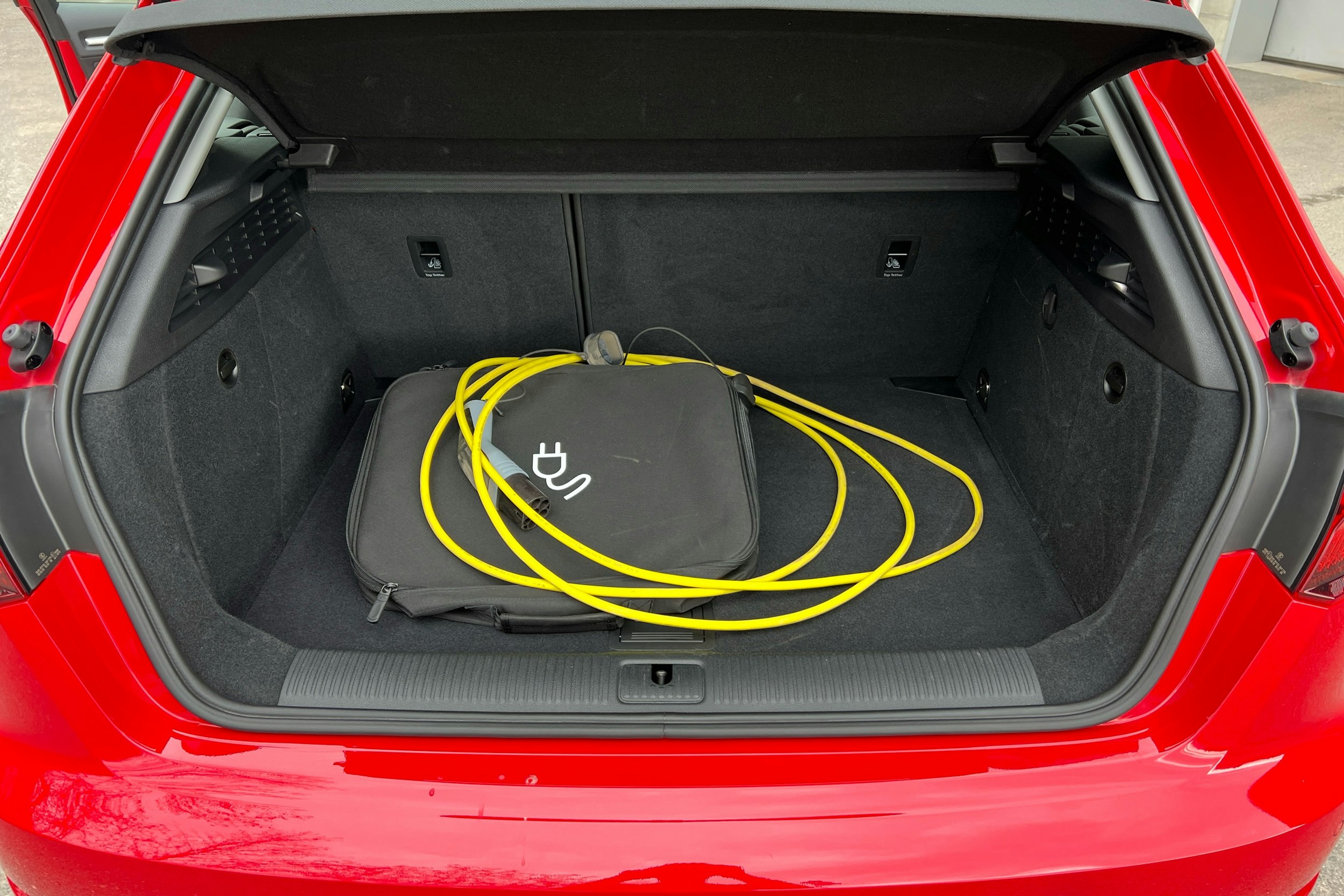 punainen Audi A3 2020 kuva 22.