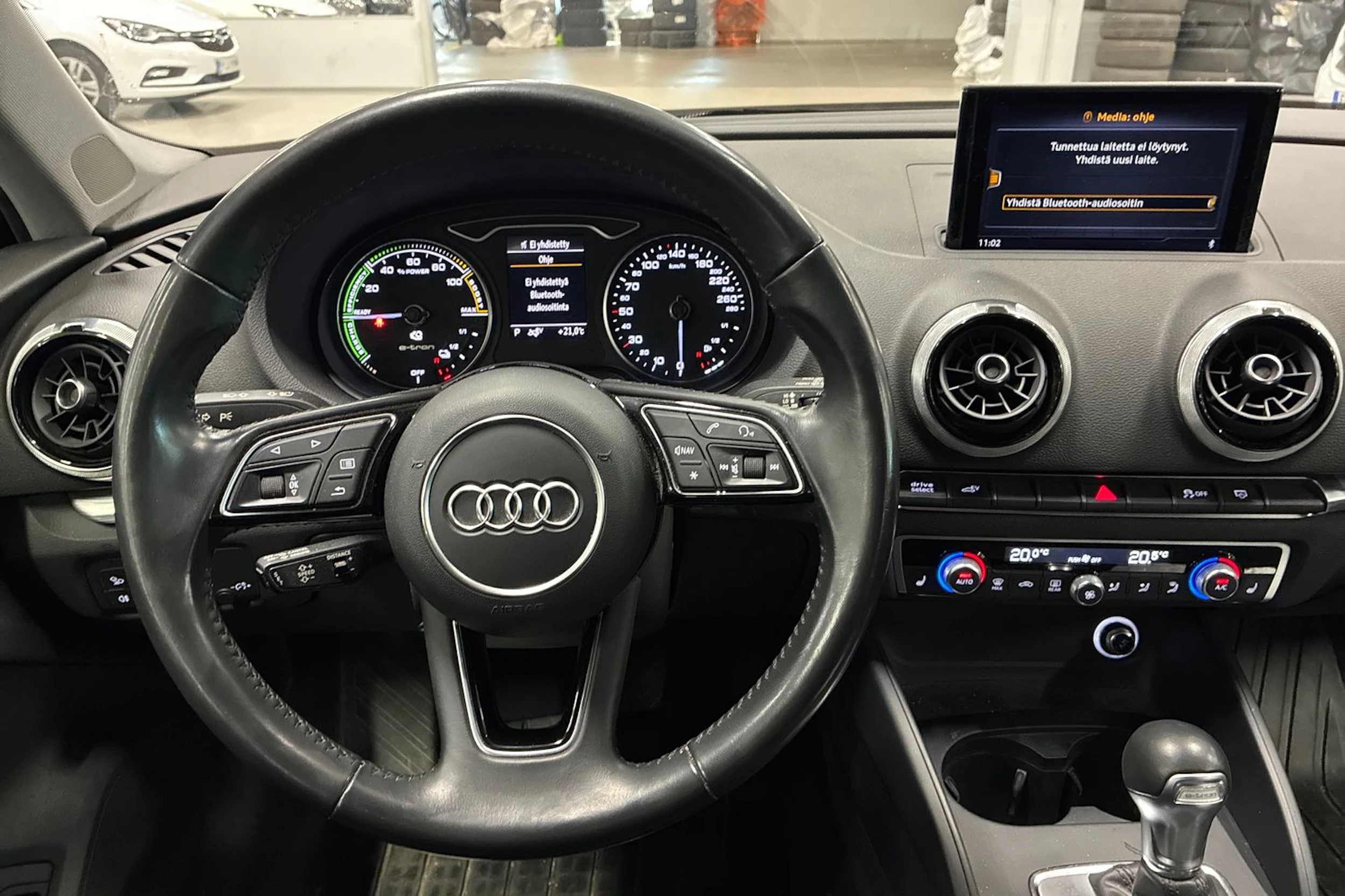 met. hopea Audi A3 2020 kuva 4.
