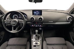 punainen Audi A3 2020 kuva 9.