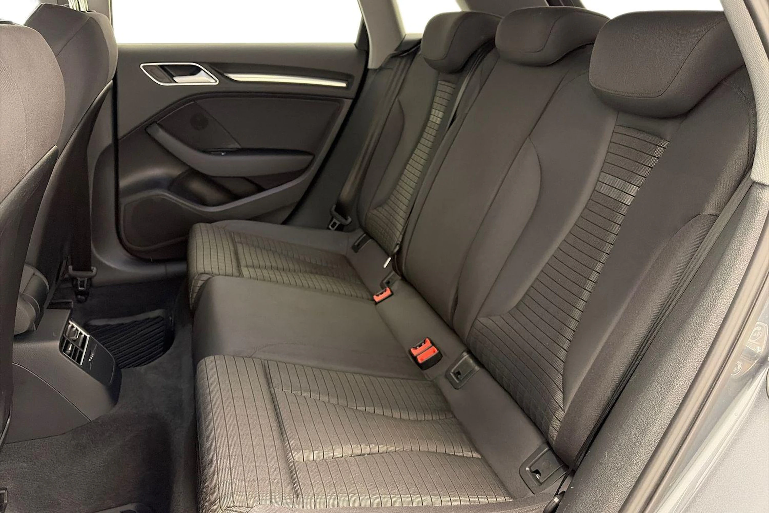 harmaa Audi A3 2020 kuva 8.