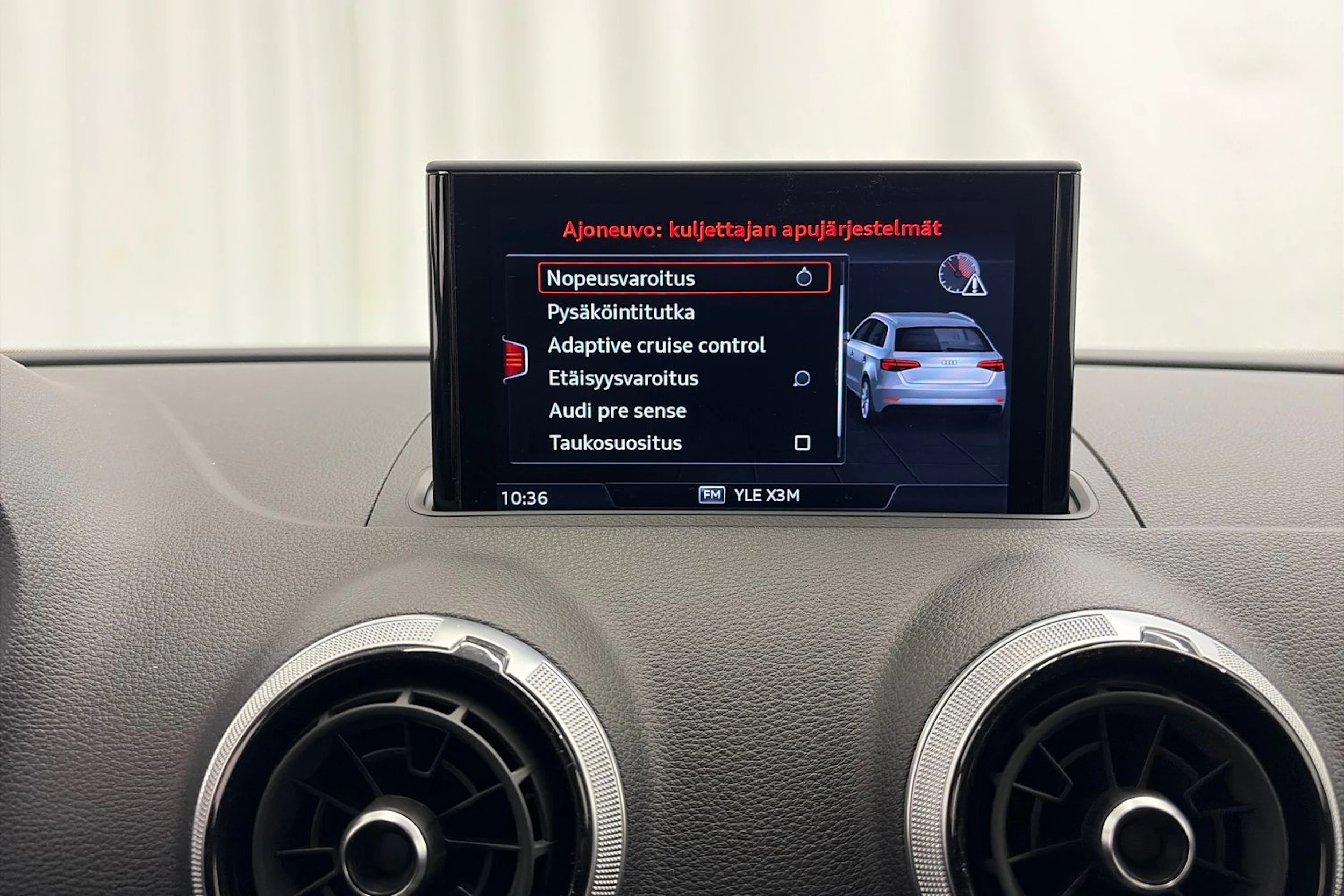 harmaa Audi A3 2020 kuva 17.