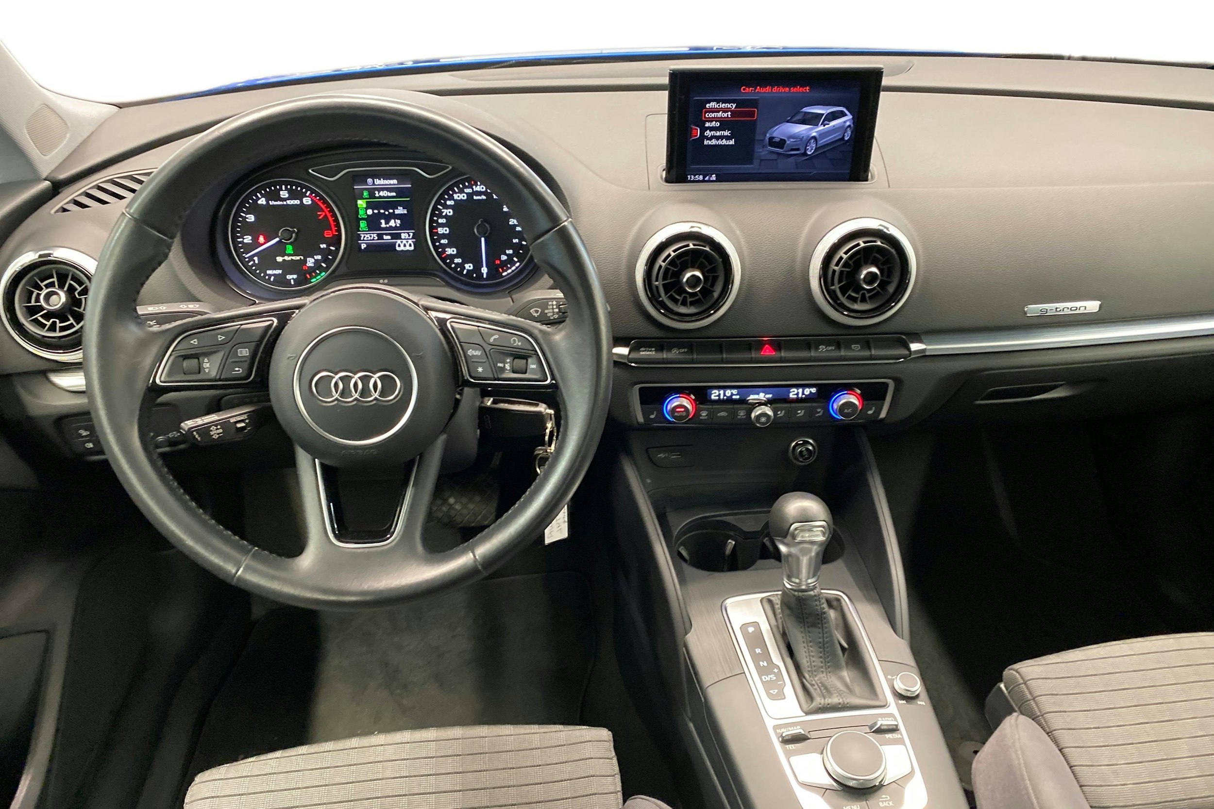 Sininen Audi A3 2020 kuva 9.