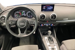 Sininen Audi A3 2020 kuva 9.