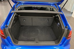 Sininen Audi A3 2020 kuva 14.