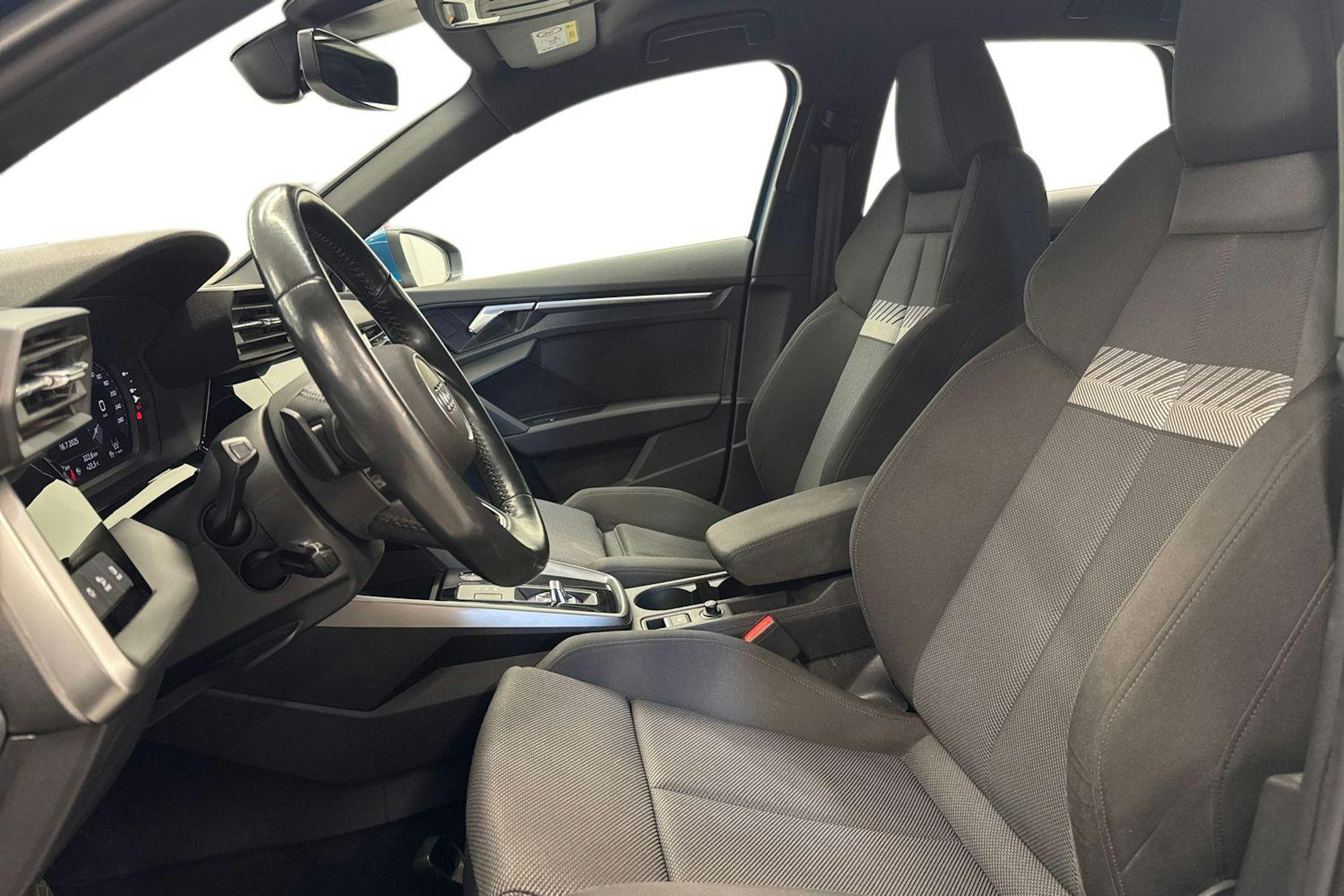 sininen Audi A3 2020 kuva 11.