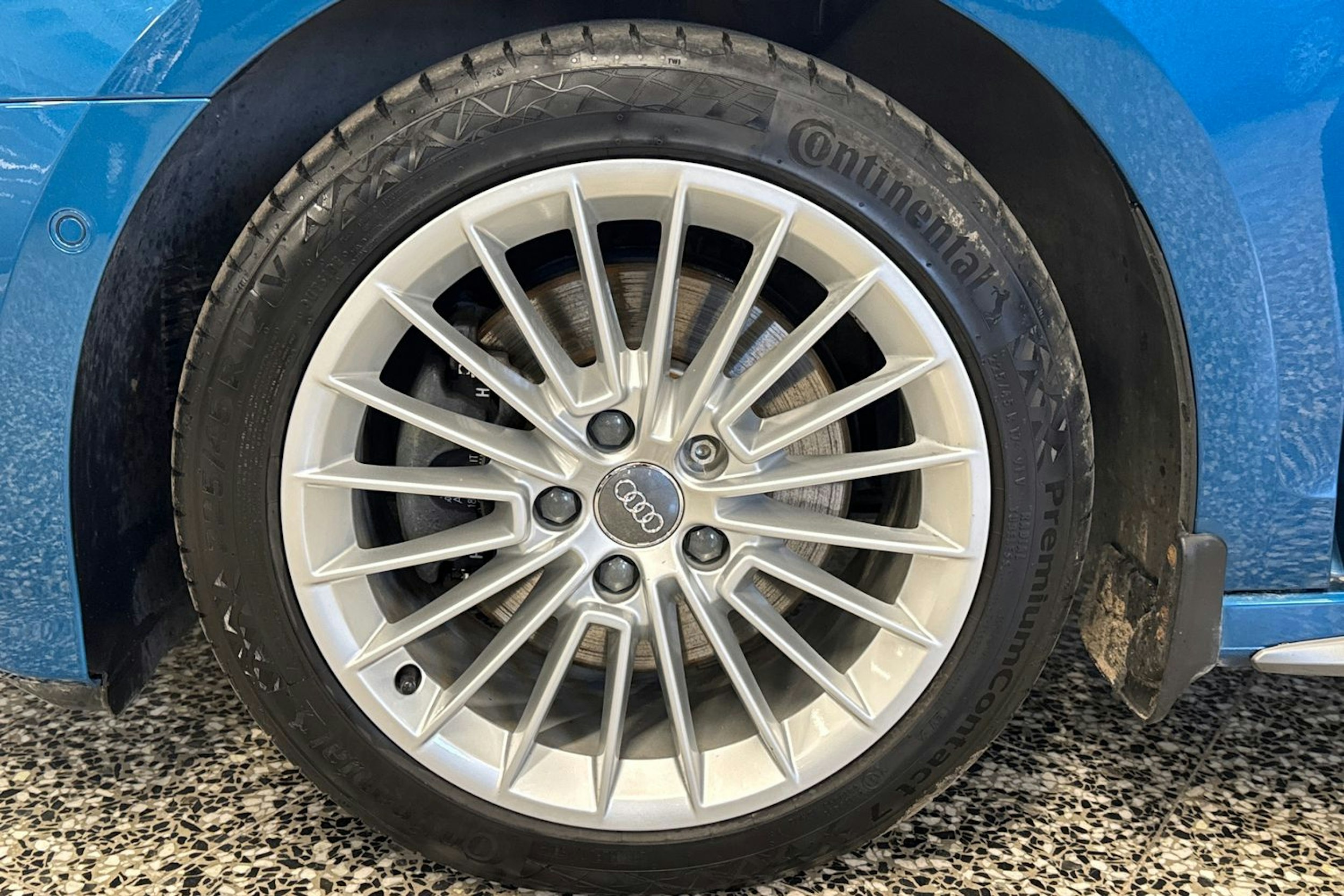 sininen Audi A3 2020 kuva 36.