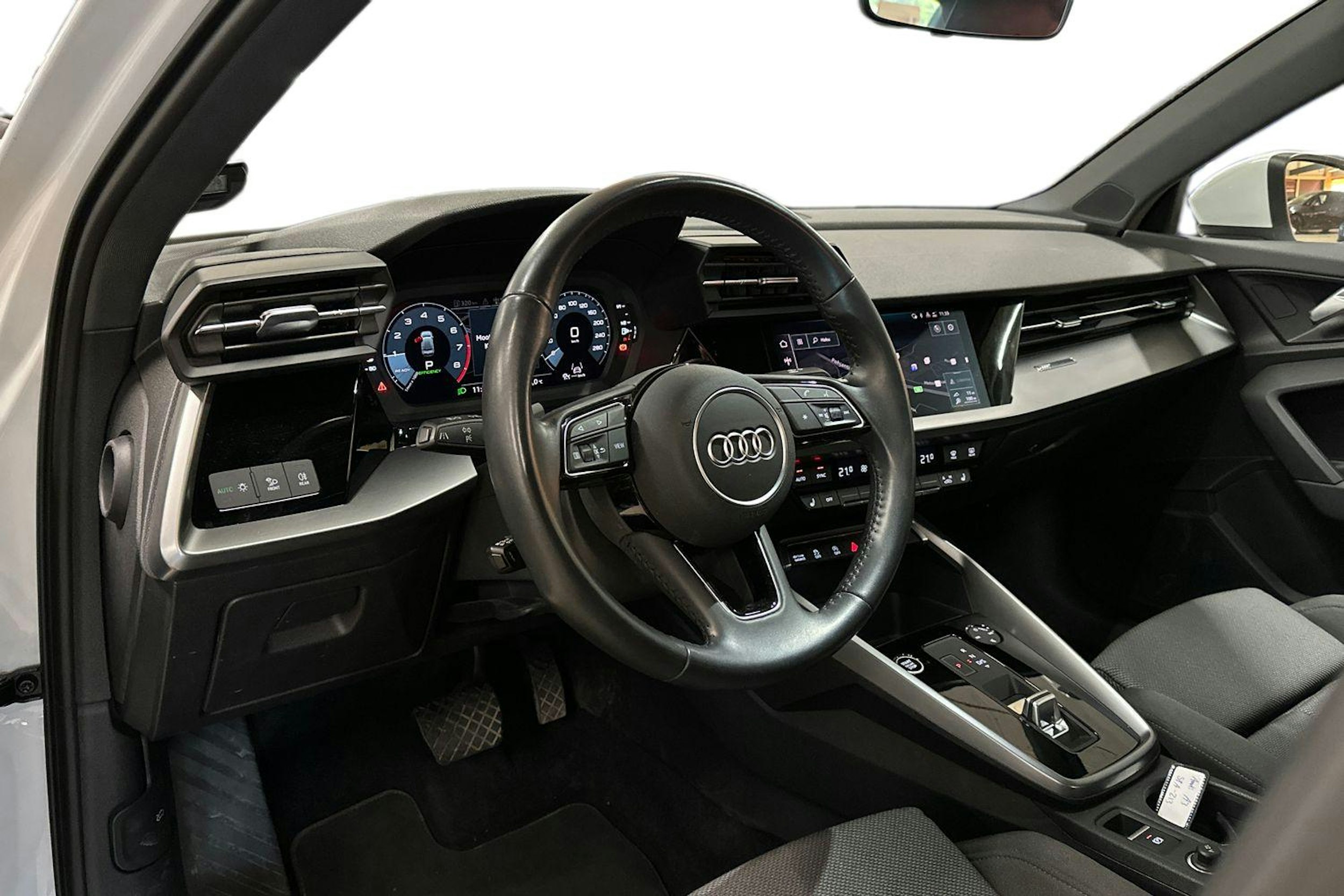 valkoinen Audi A3 2020 kuva 3.