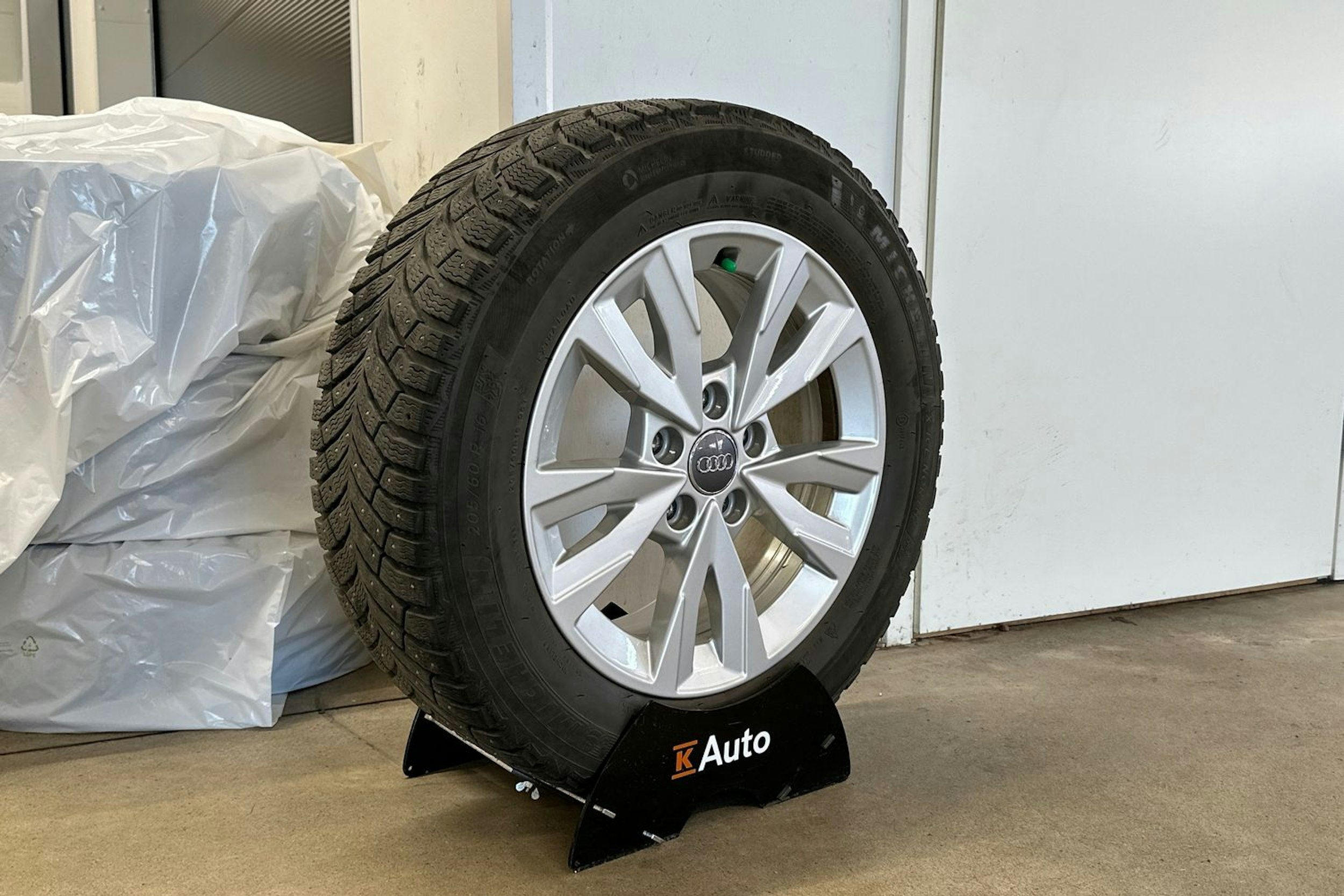 valkoinen Audi A3 2020 kuva 8.