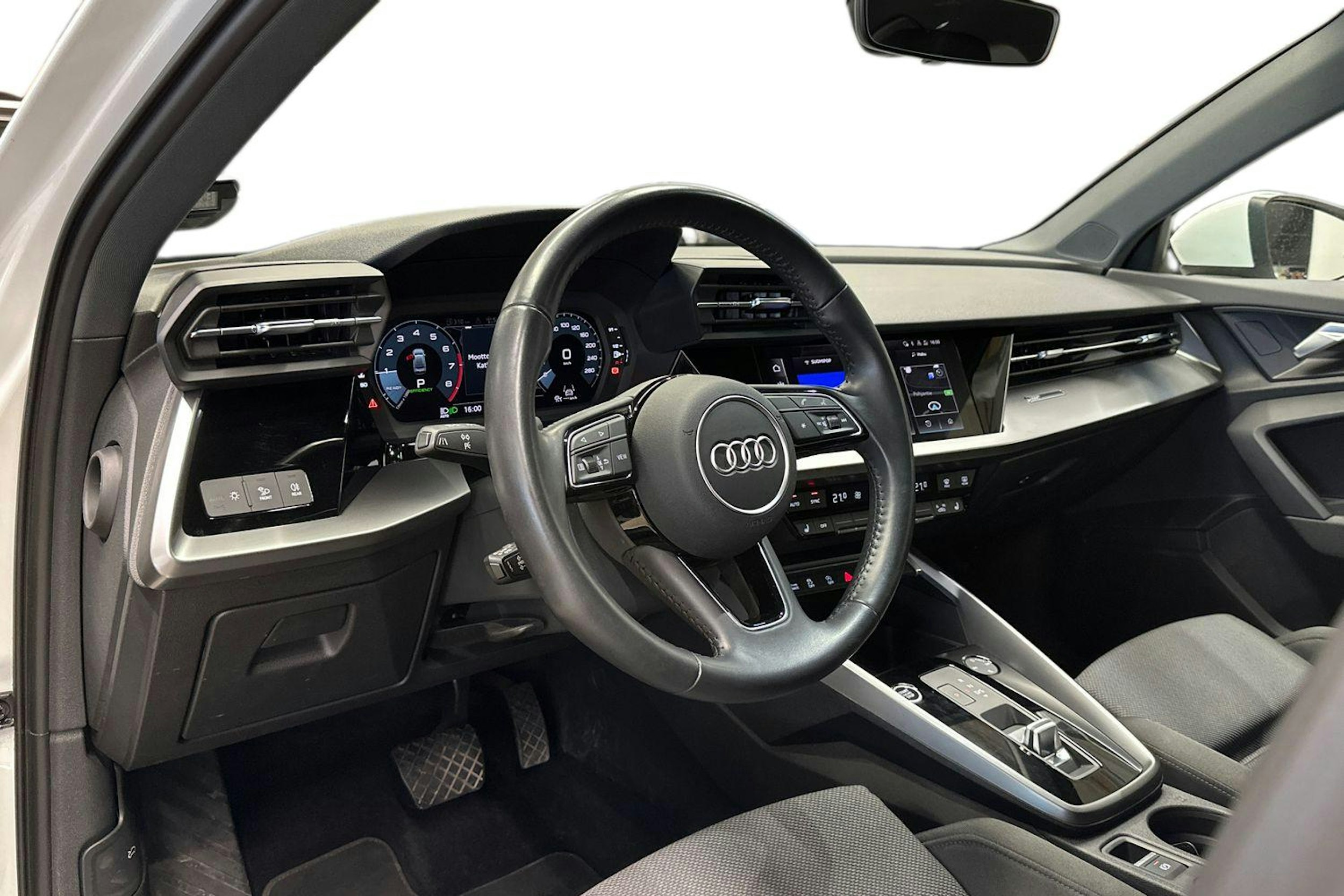 valkoinen Audi A3 2020 kuva 10.