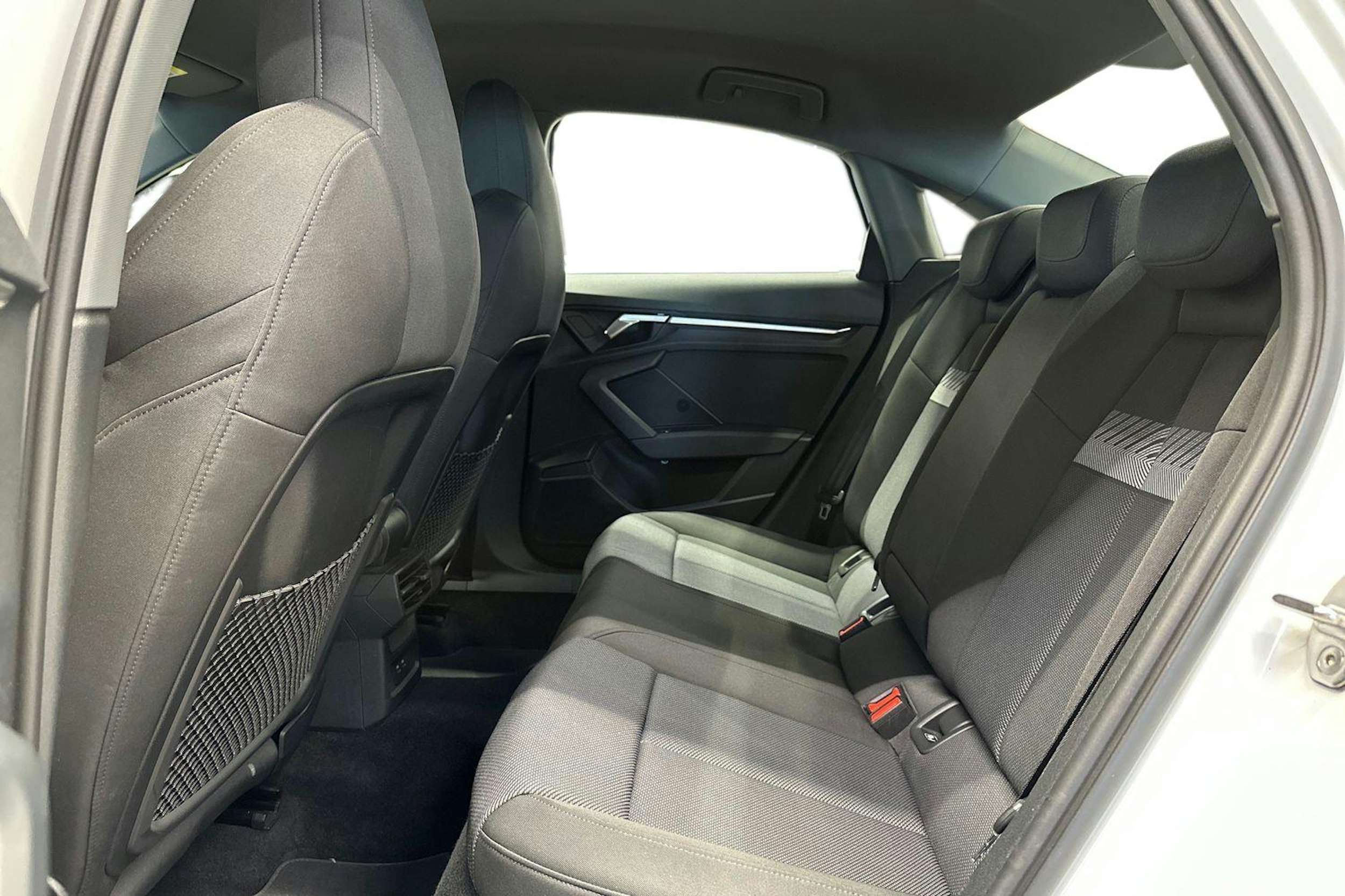 valkoinen Audi A3 2020 kuva 12.