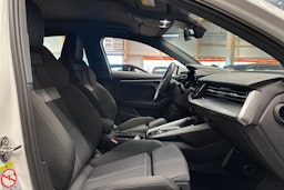 valkoinen Audi A3 2020 kuva 14.