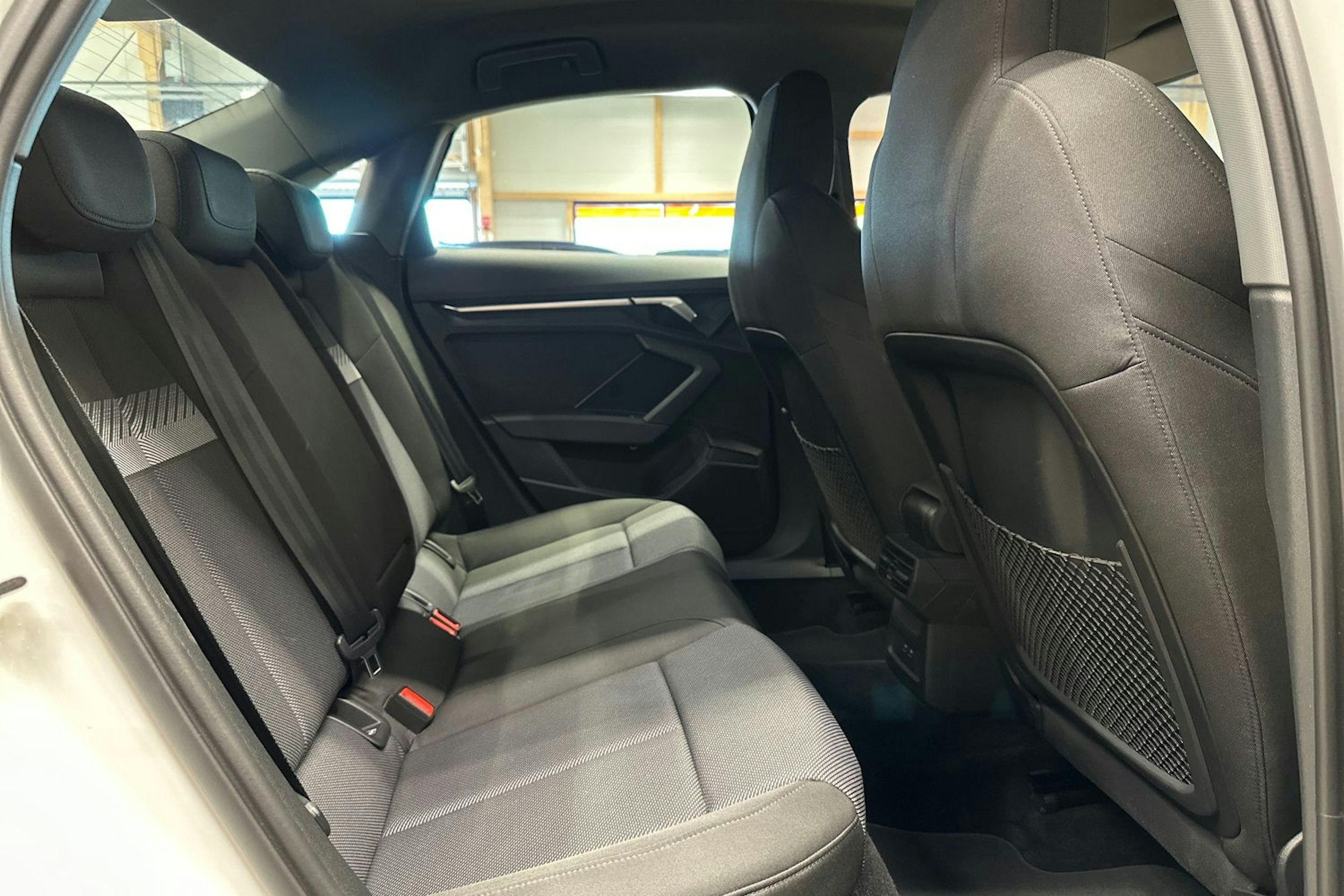 valkoinen Audi A3 2020 kuva 15.