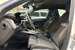 valkoinen Audi A3 2020 kuva 16.