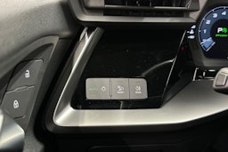 valkoinen Audi A3 2020 kuva 27.