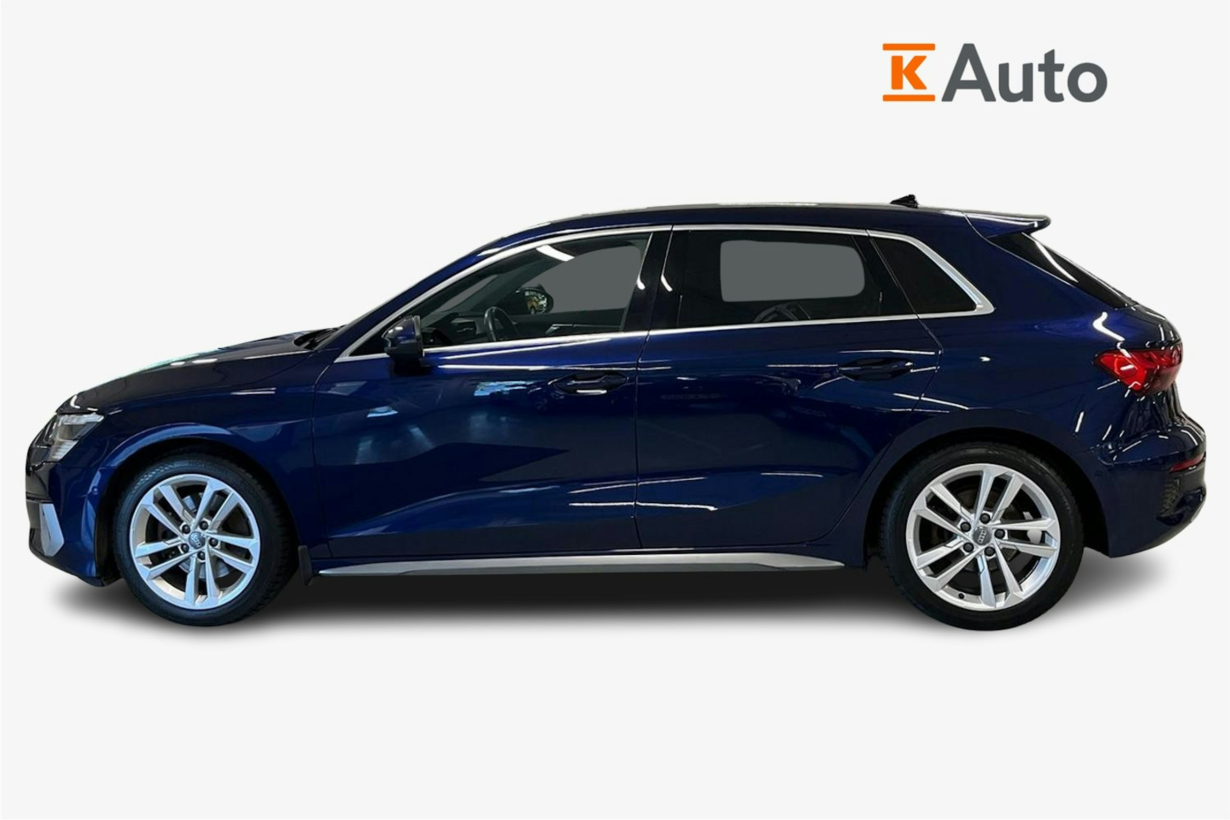 sininen Audi A3 2020 kuva 6.