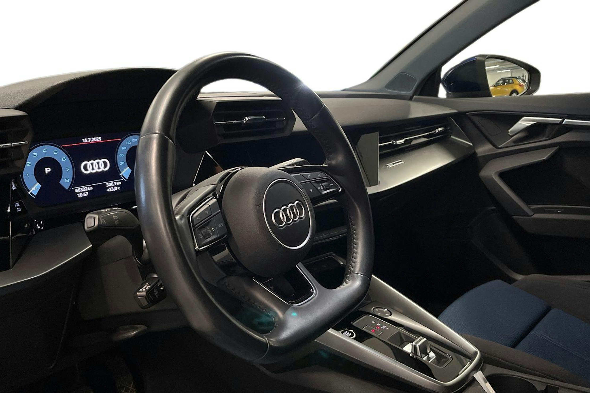 sininen Audi A3 2020 kuva 7.