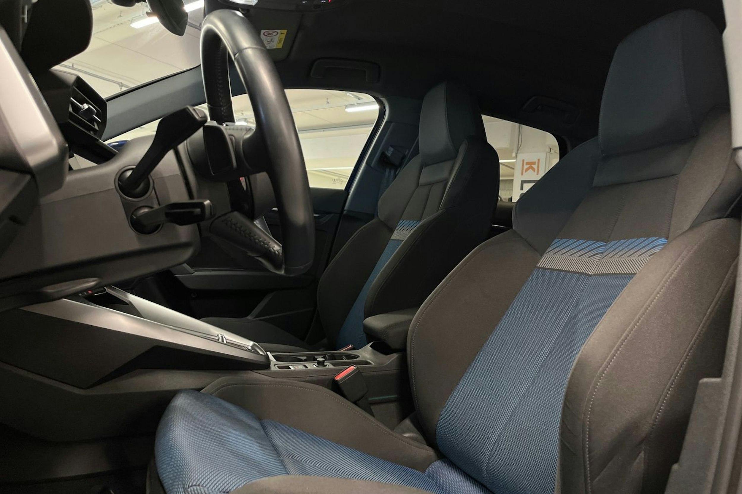 sininen Audi A3 2020 kuva 14.