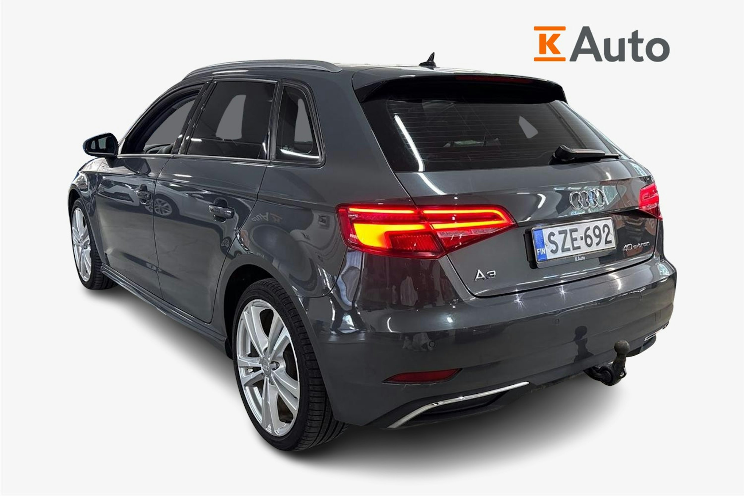 harmaa Audi A3 2020 kuva 2.