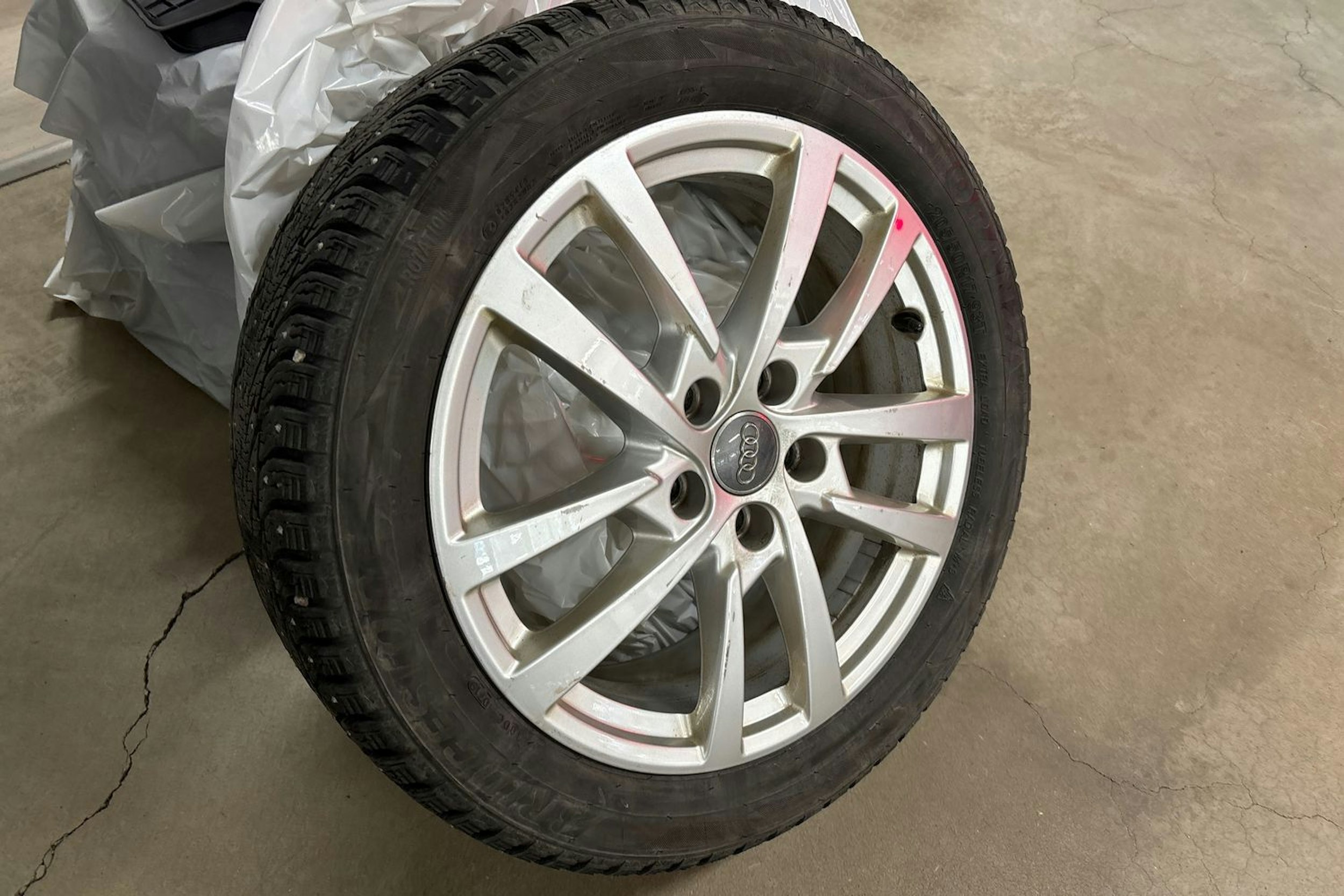 harmaa Audi A3 2020 kuva 13.