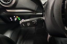 harmaa Audi A3 2020 kuva 16.