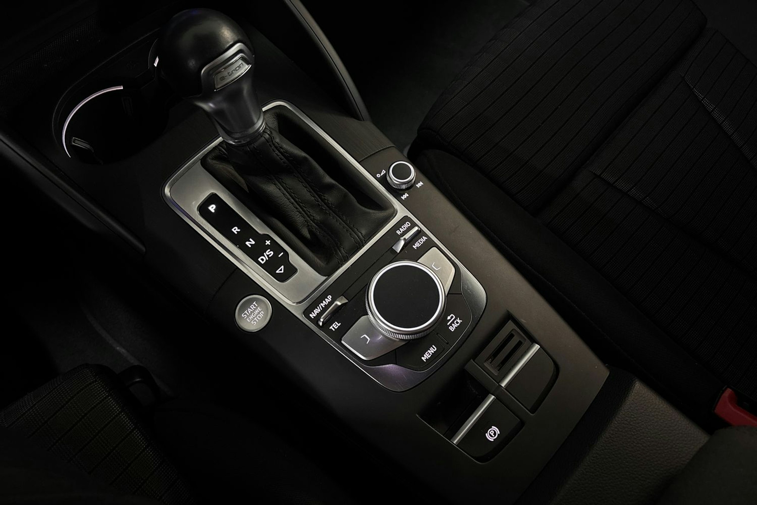 harmaa Audi A3 2020 kuva 23.
