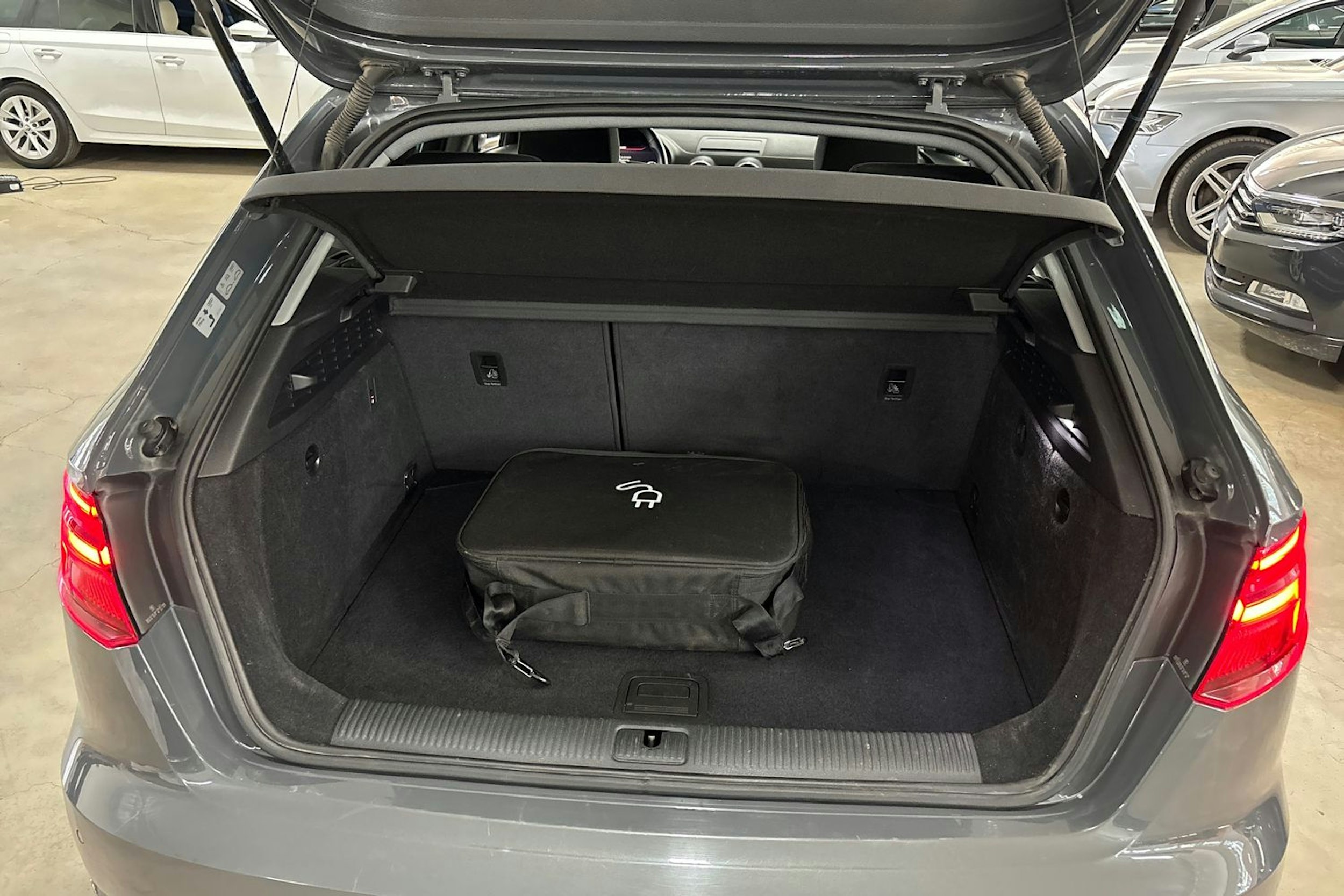harmaa Audi A3 2020 kuva 24.
