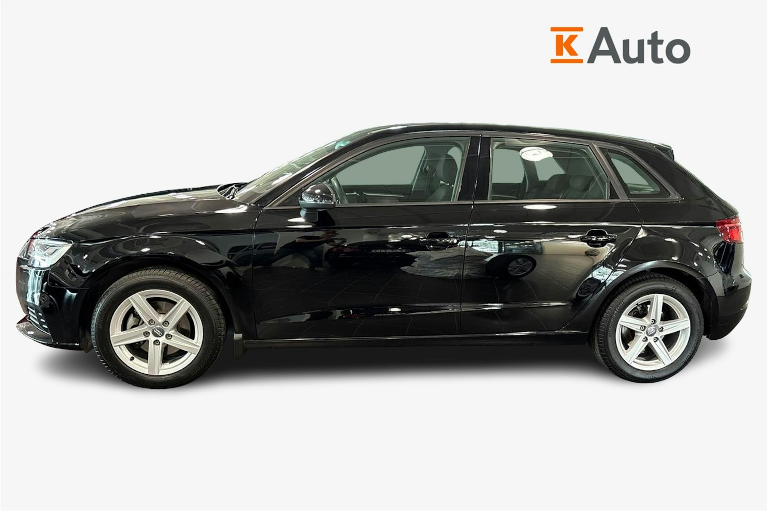 Musta Audi A3 2020 kuva 6.