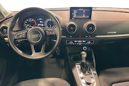 Musta Audi A3 2020 kuva 9.