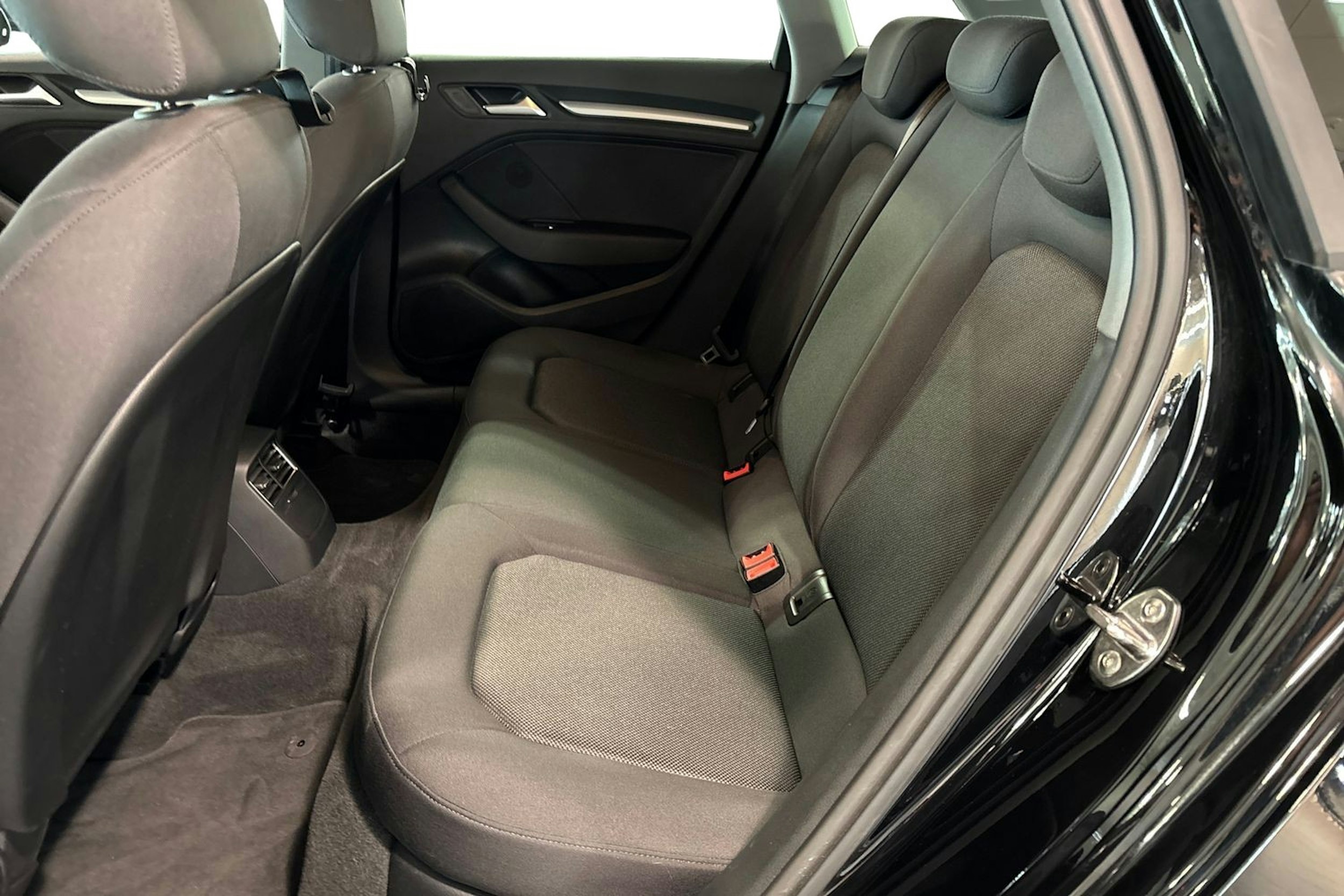 Musta Audi A3 2020 kuva 10.