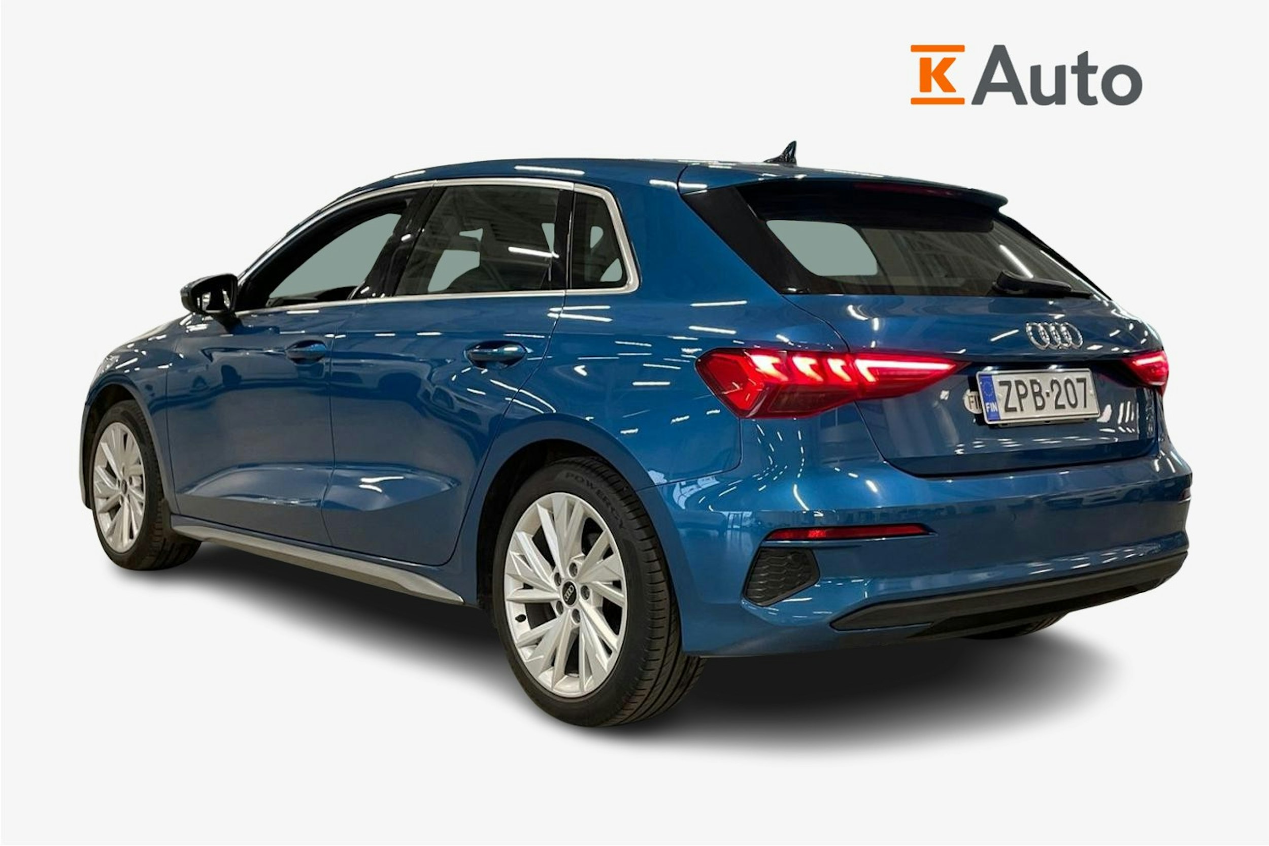 sininen Audi A3 2020 kuva 2.