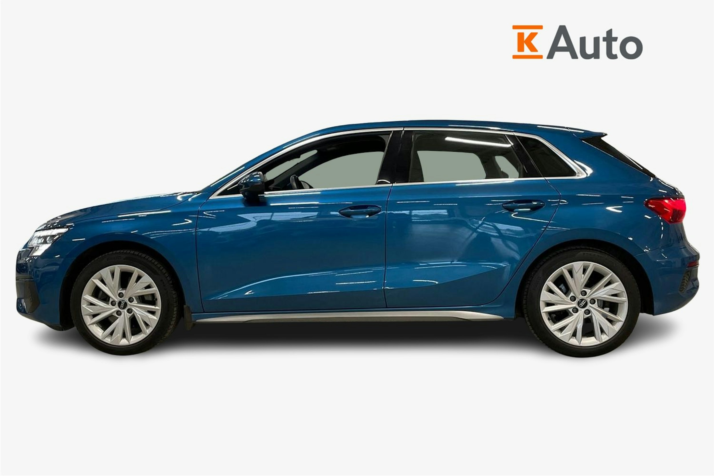 sininen Audi A3 2020 kuva 6.