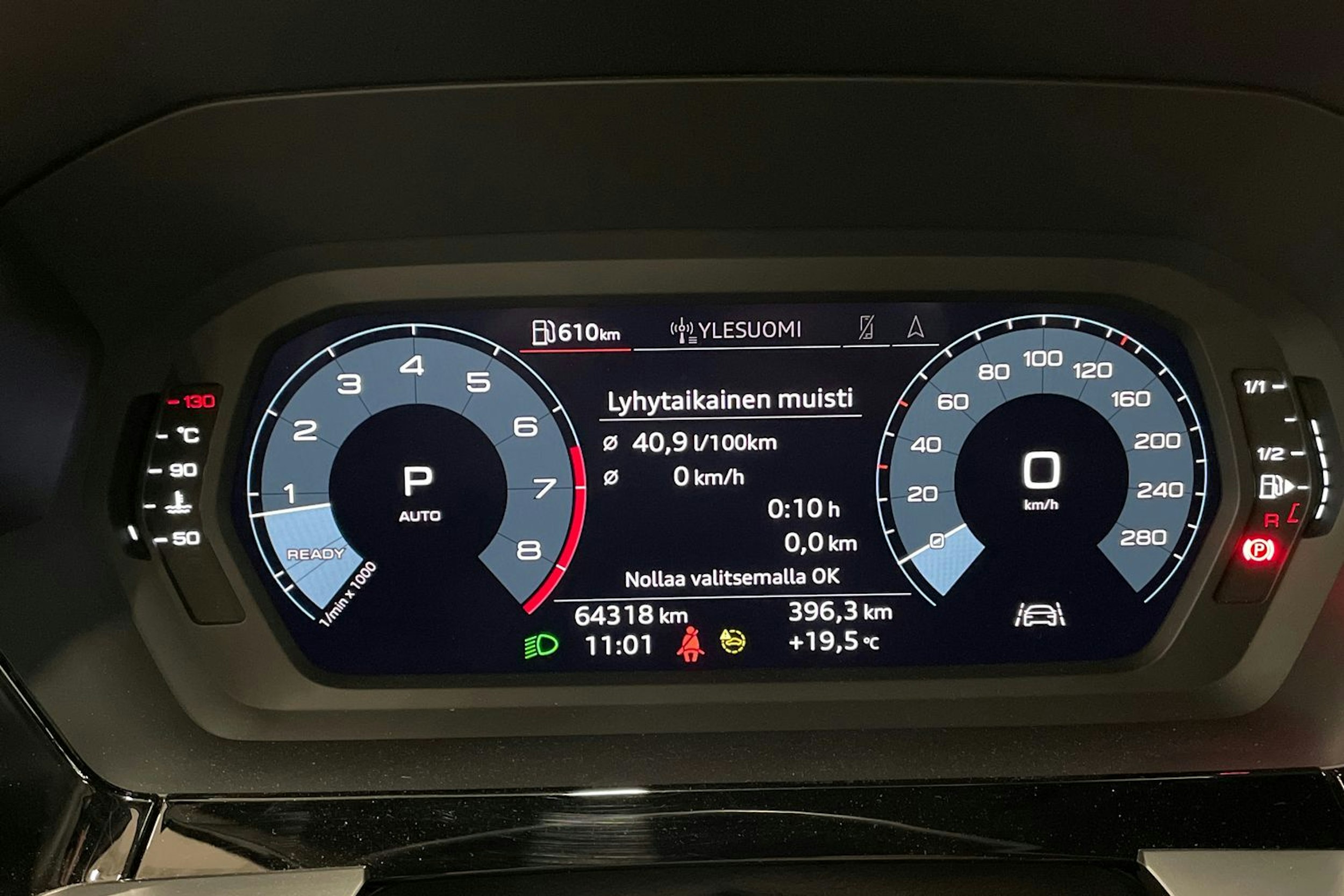 sininen Audi A3 2020 kuva 18.