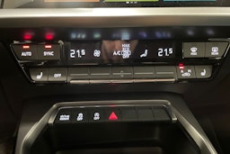 sininen Audi A3 2020 kuva 29.