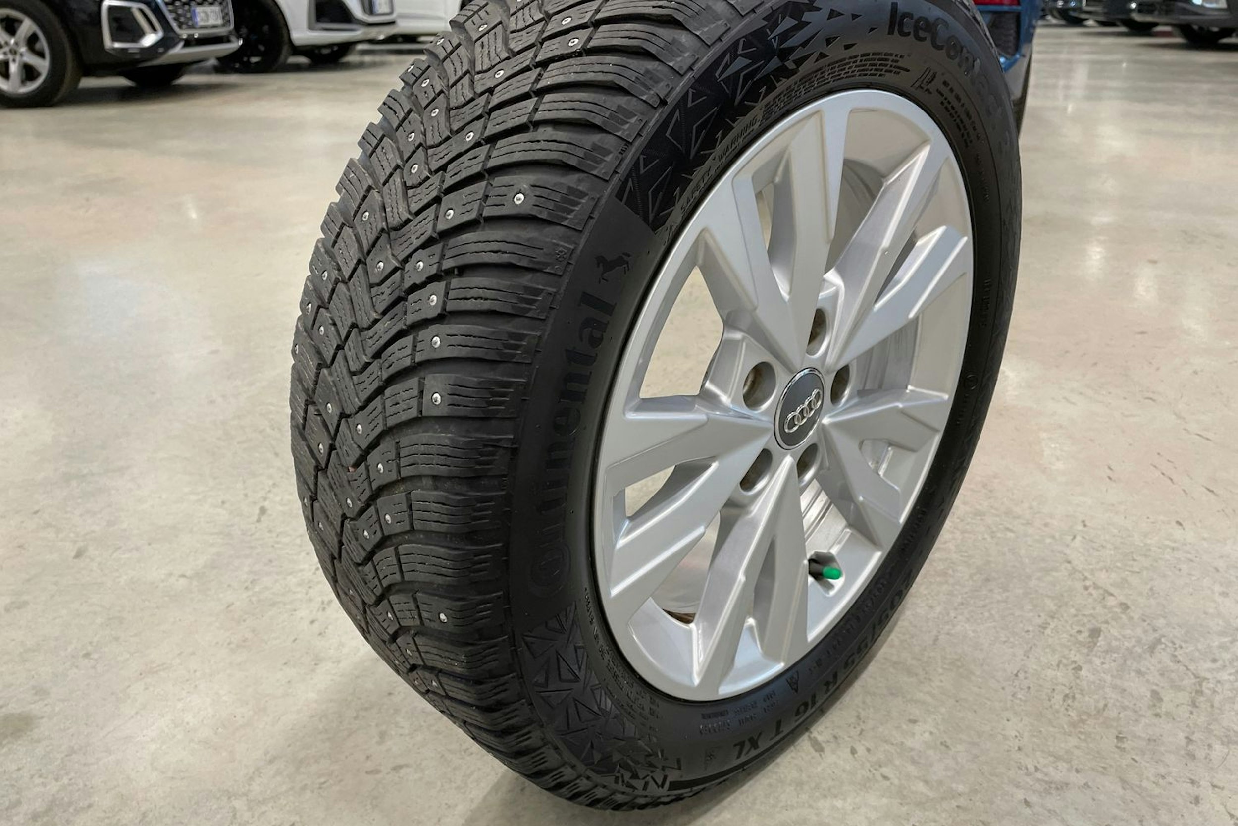sininen Audi A3 2020 kuva 36.