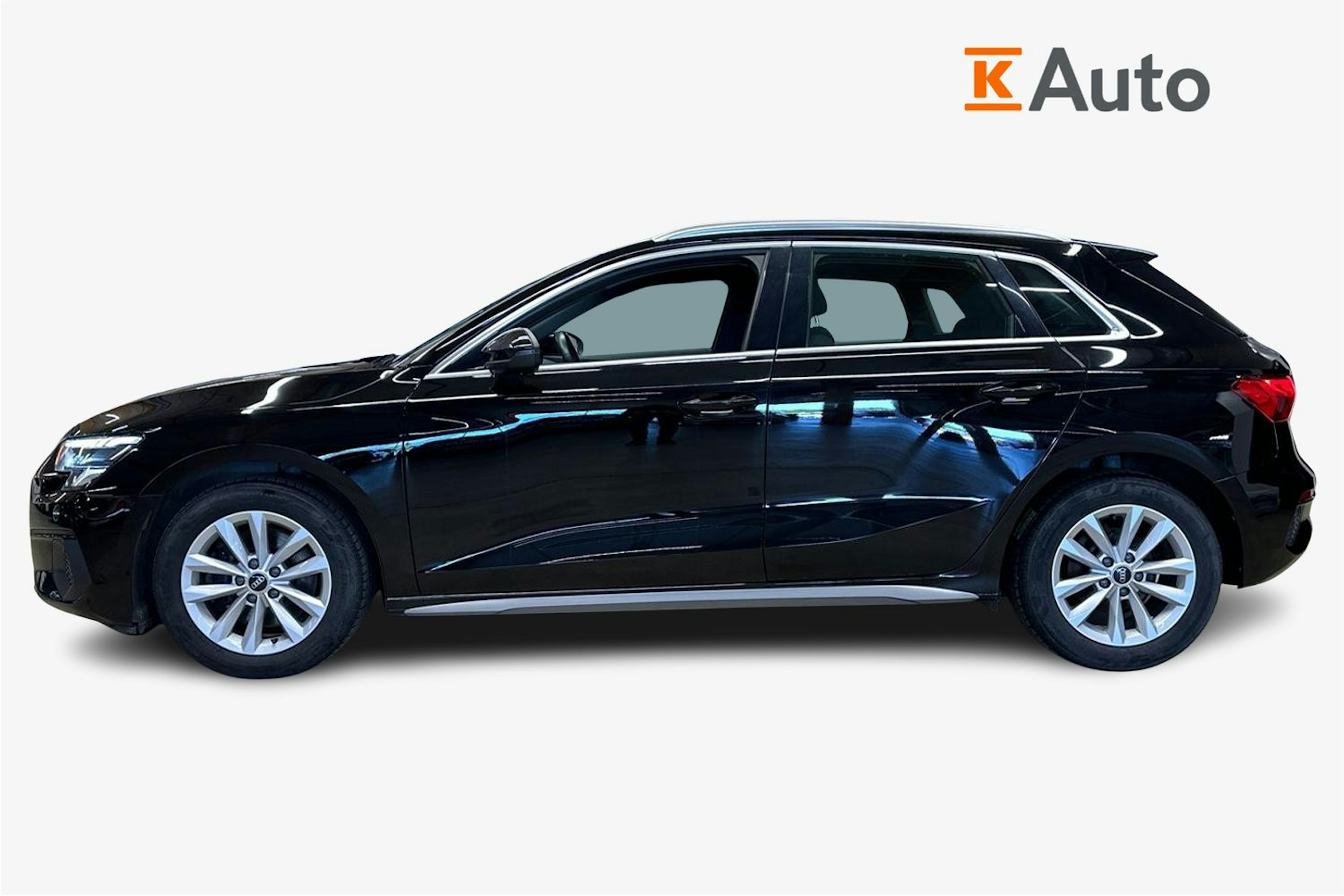 musta Audi A3 2021 kuva 6.