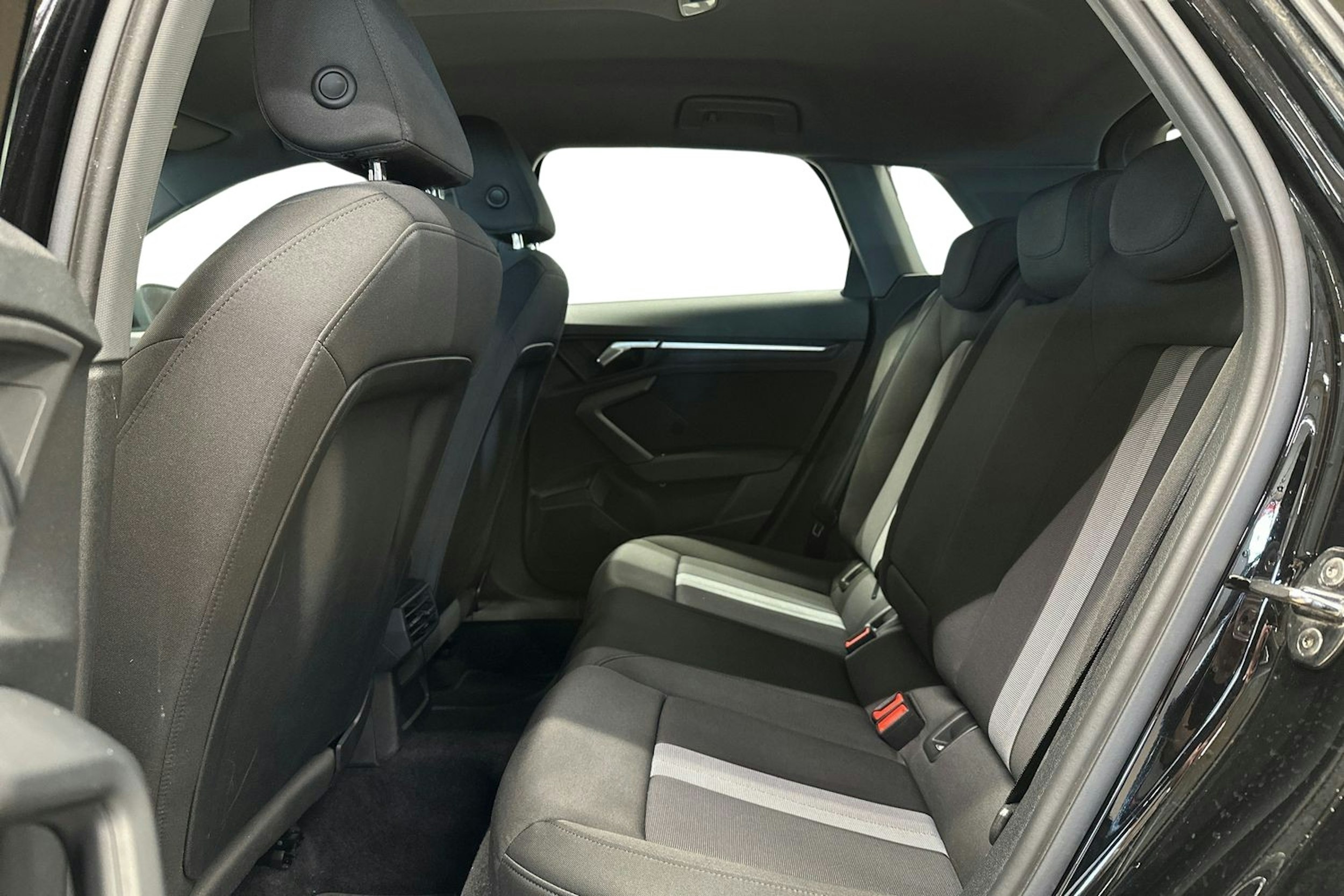 musta Audi A3 2021 kuva 10.
