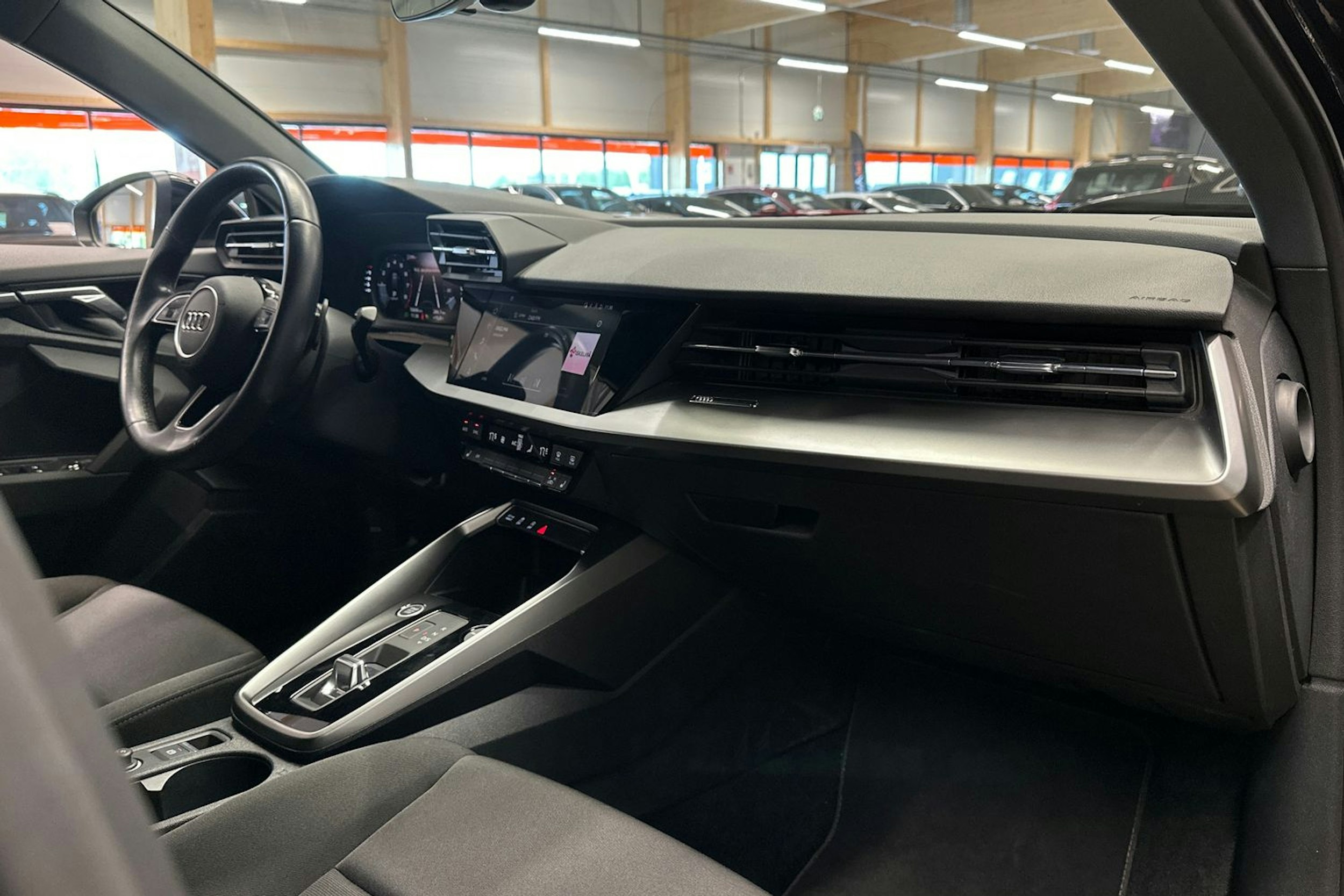 musta Audi A3 2021 kuva 12.